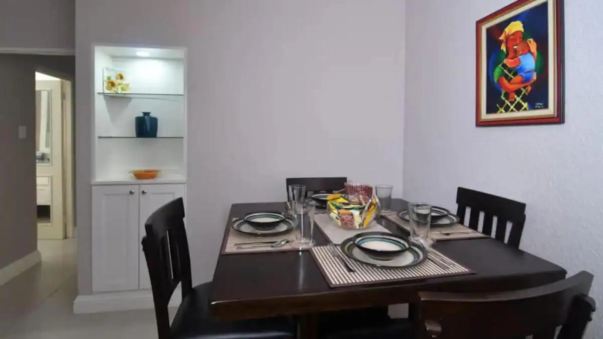 Secluded Ravinia Gem In Kingston 6 Apartment